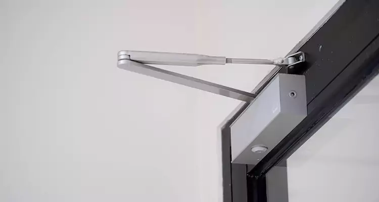 Screen Door Closer Repair in East Lake-Orient Park, FL