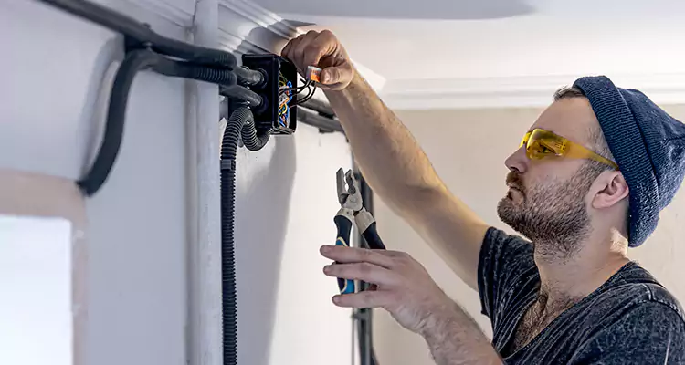 Garage Door Opener Cable Repair in East Lake-Orient Park, FL