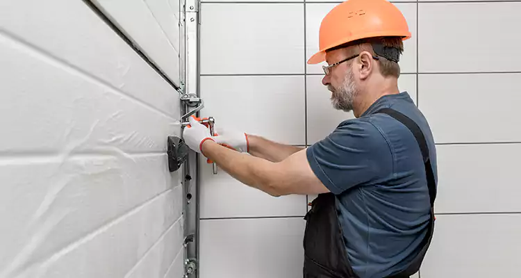 Emergency Garage Door Repair in East Lake-Orient Park, FL