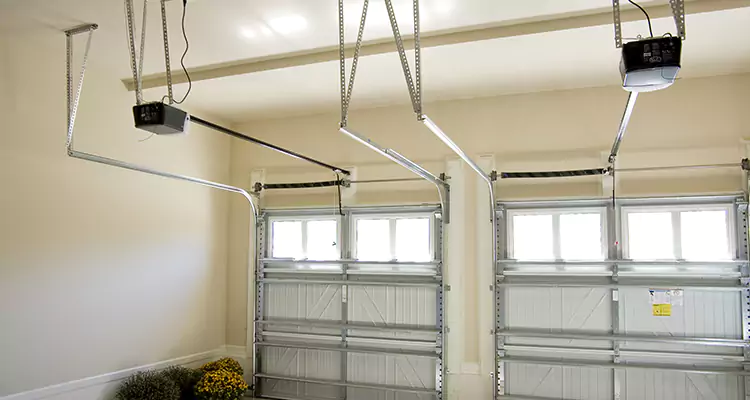 Residential Emergency Garage Door Repair in East Lake-Orient Park, FL