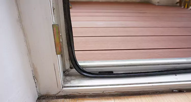 Why Choose Us for Leaking Sliding Glass Door Repair in East Lake-Orient Park, FL?